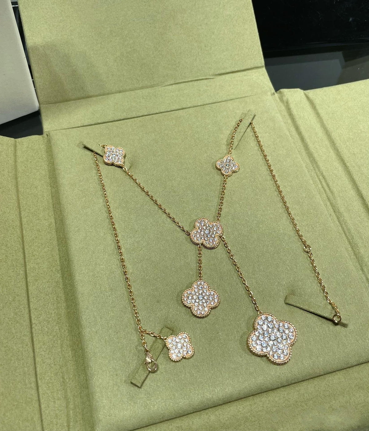 [Rose Tomorrow]CLOVER 6 MOTIF DIAMOND PAVED NECKLACE