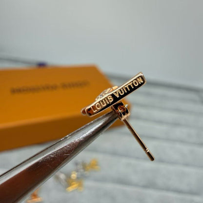 [Rose Tomorrow]LETTER STUDS WITH STONES