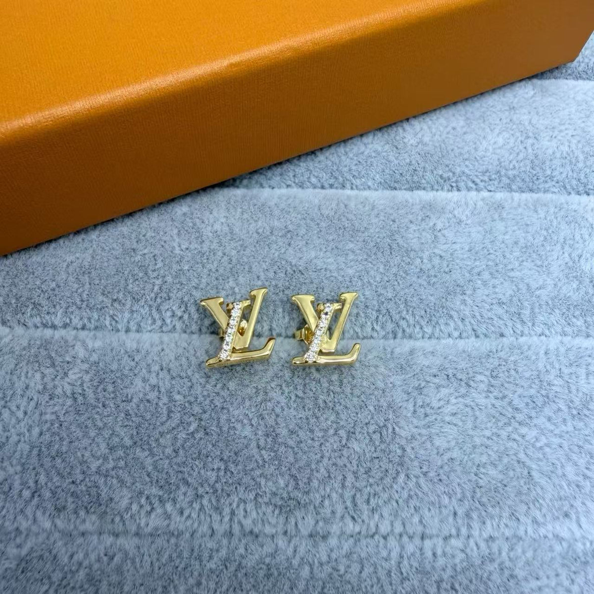 [Rose Tomorrow]LETTER STUDS WITH STONES