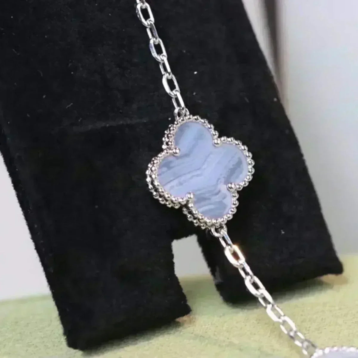 [Rose Tomorrow] CLOVER 5 MOTIF PURPLE CHALCEDONY BRACELET COLLECTION