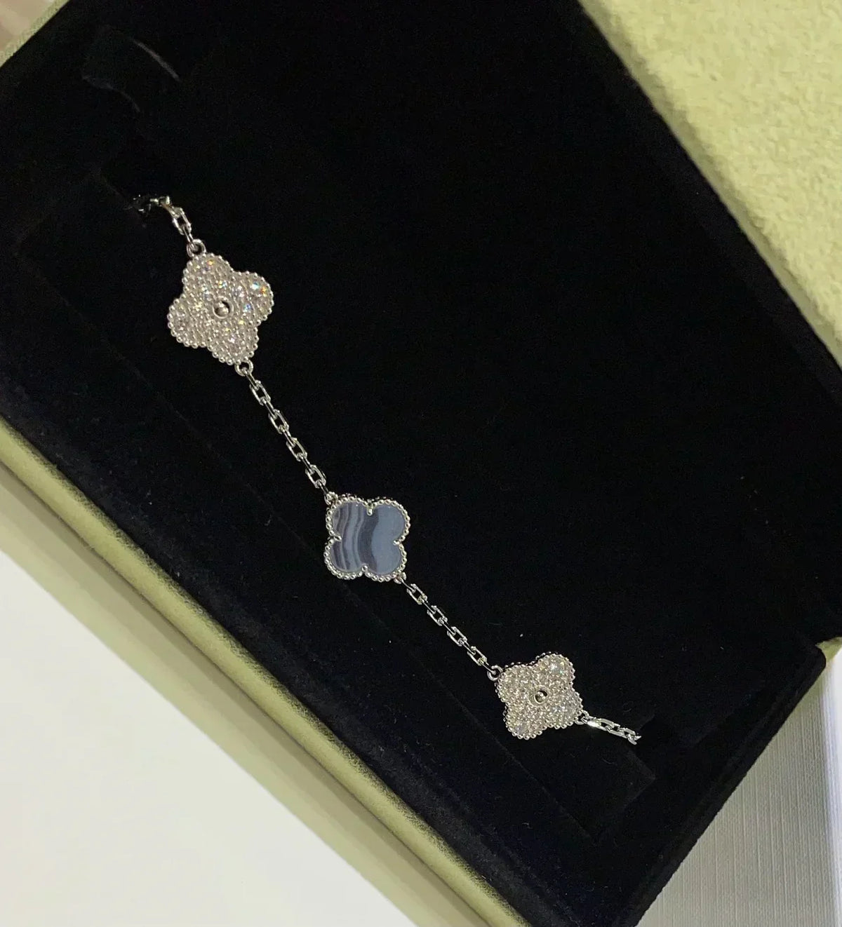 [Rose Tomorrow] CLOVER 5 MOTIF PURPLE CHALCEDONY BRACELET COLLECTION