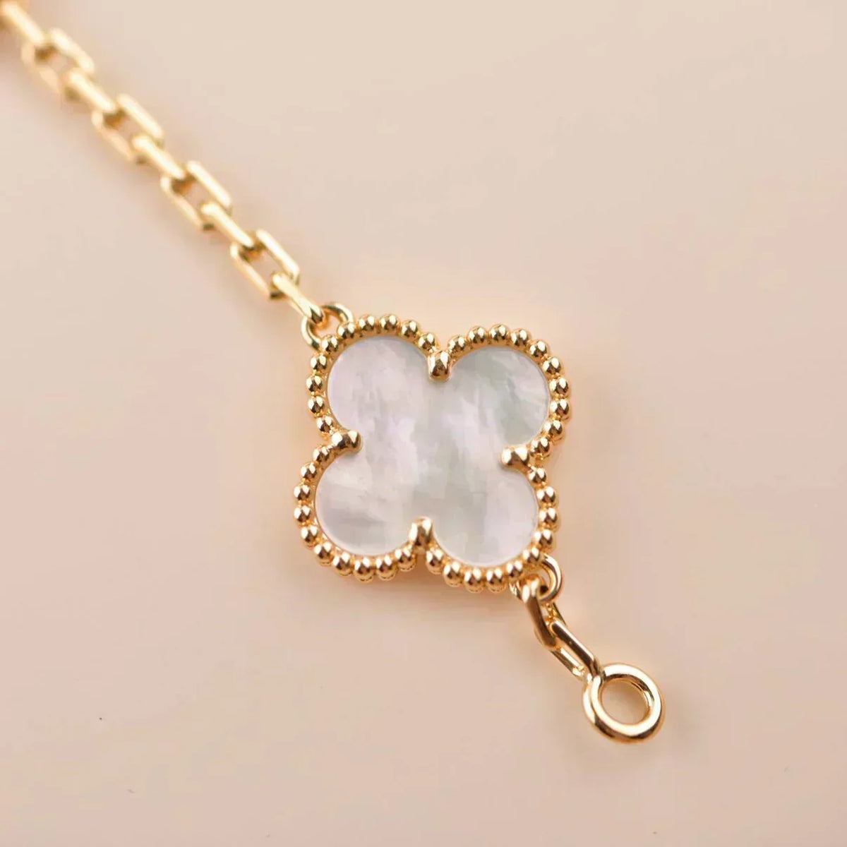 [Rose Tomorrow]CLOVER WHITE PEARL MOP 5 MOTIF BRACELET COLLECTION